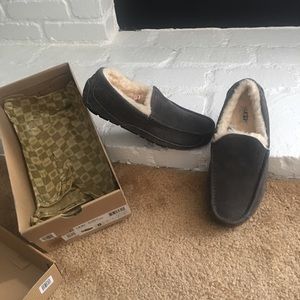 New slippers UGG grey size 8 , CHESTNUT size 7